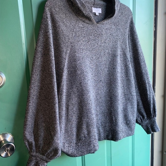 Mudpie ladies m/l soft gray sweater - Picture 3 of 5